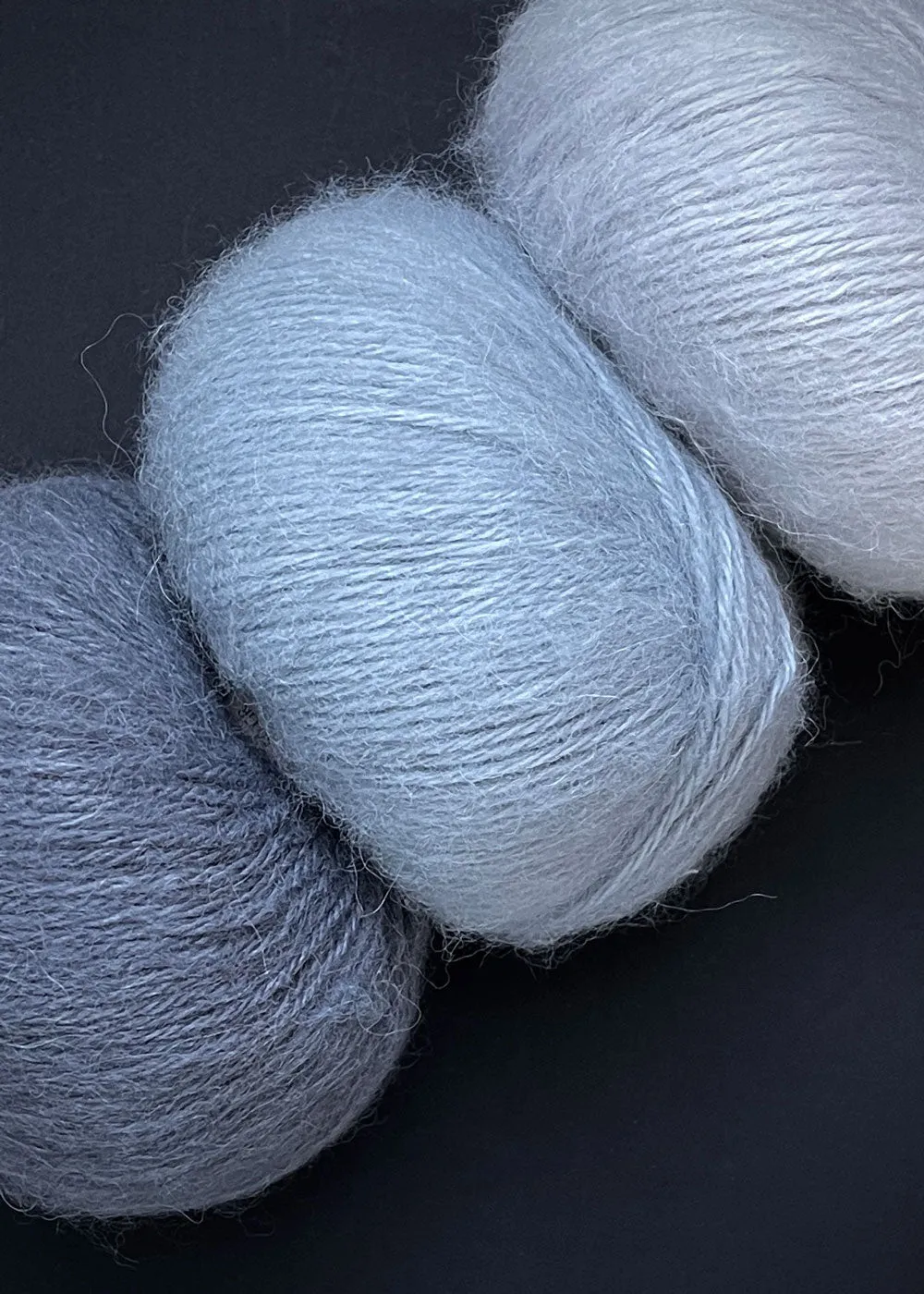 Chaska. Alpaca Air Heavy Worsted. Wet Cement Grey