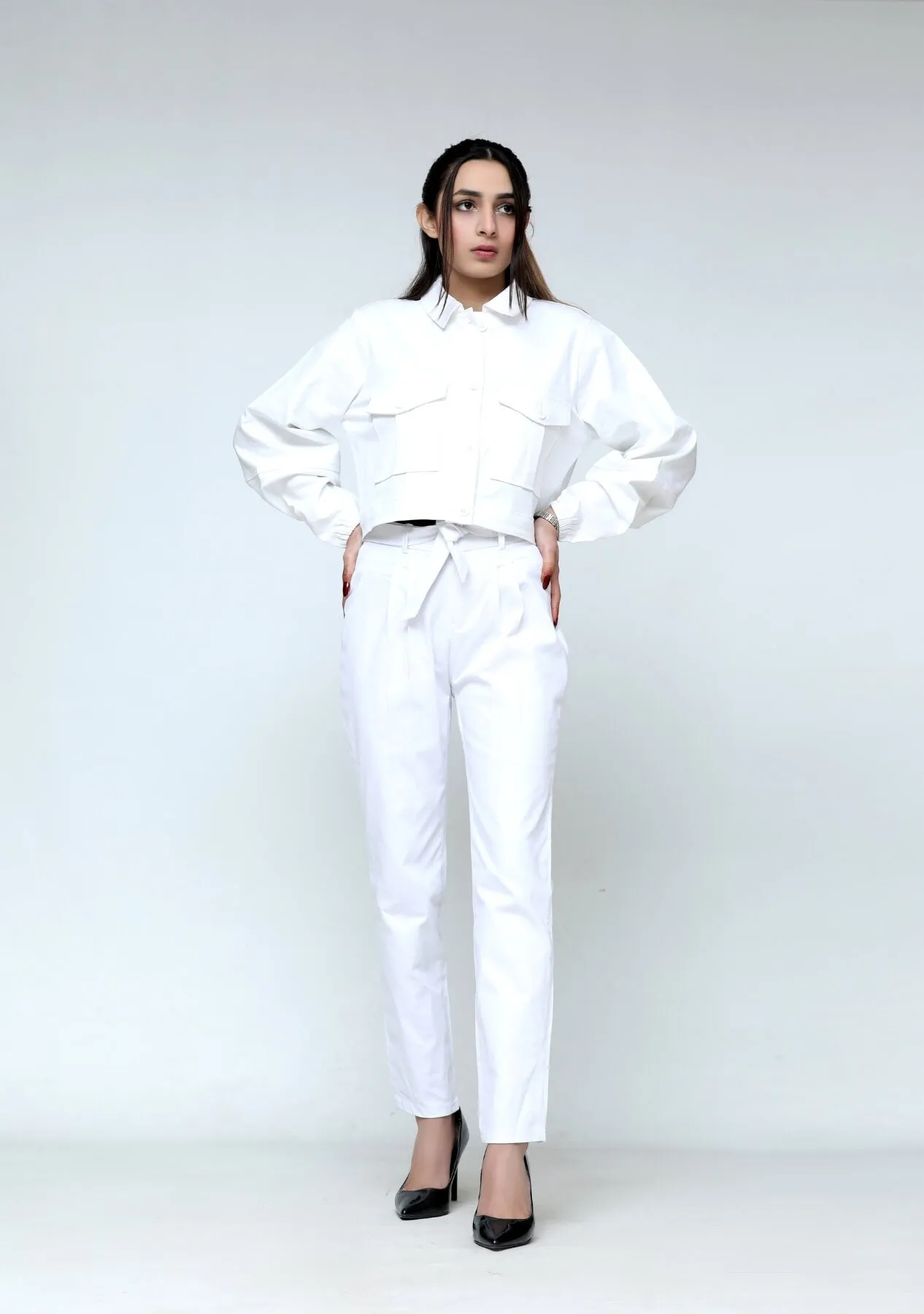 Cropped jacket with balloon sleeve - white