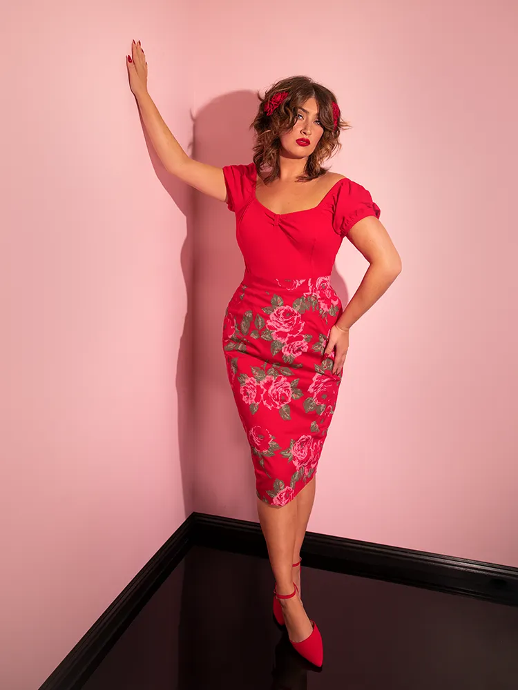 FINAL SALE - Vixen Pencil Skirt in Vintage Red Rose Print - Vixen by Michelin Pitt