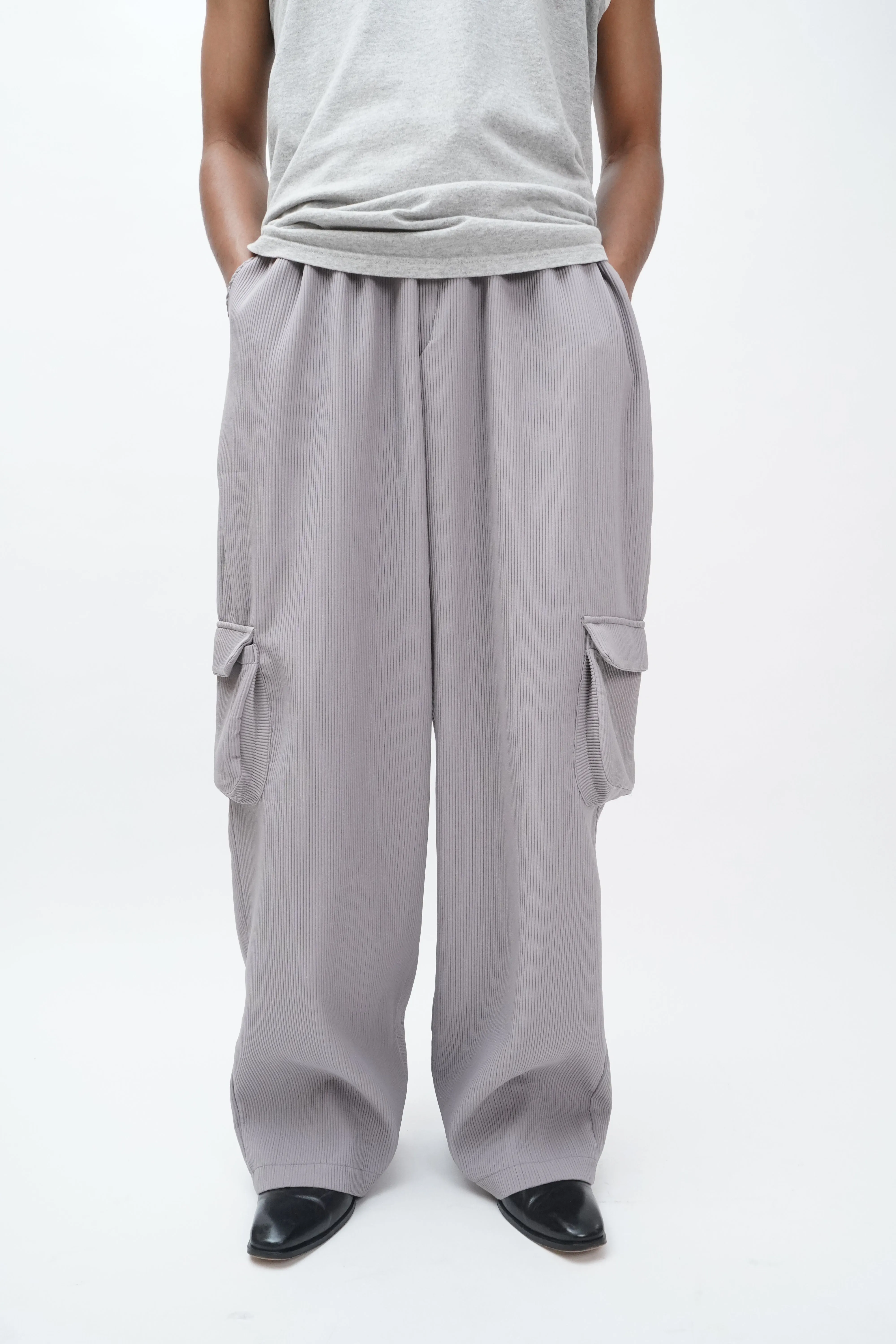 "UNKNOWN" -Pleats Wide Cargo Pants-