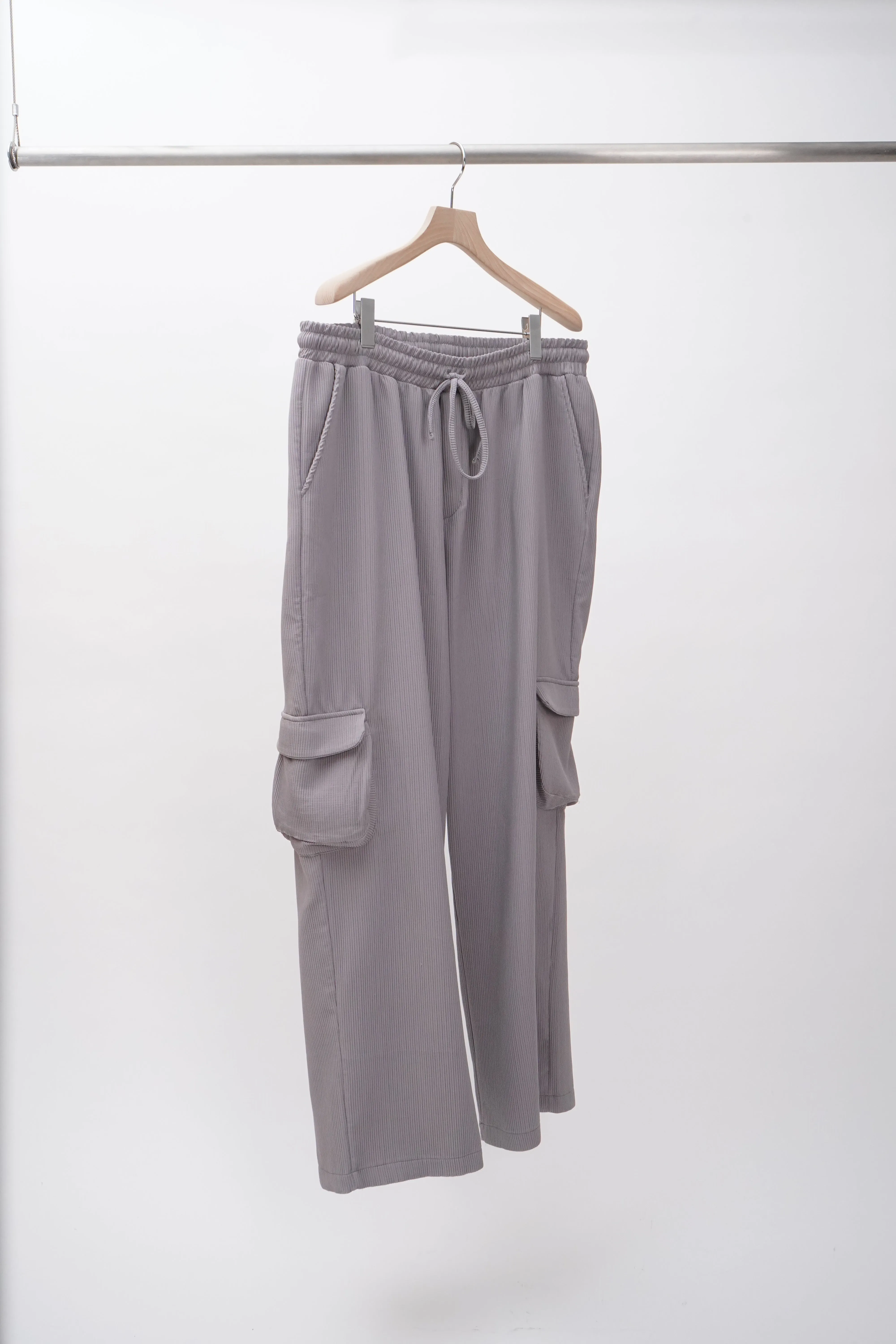 "UNKNOWN" -Pleats Wide Cargo Pants-