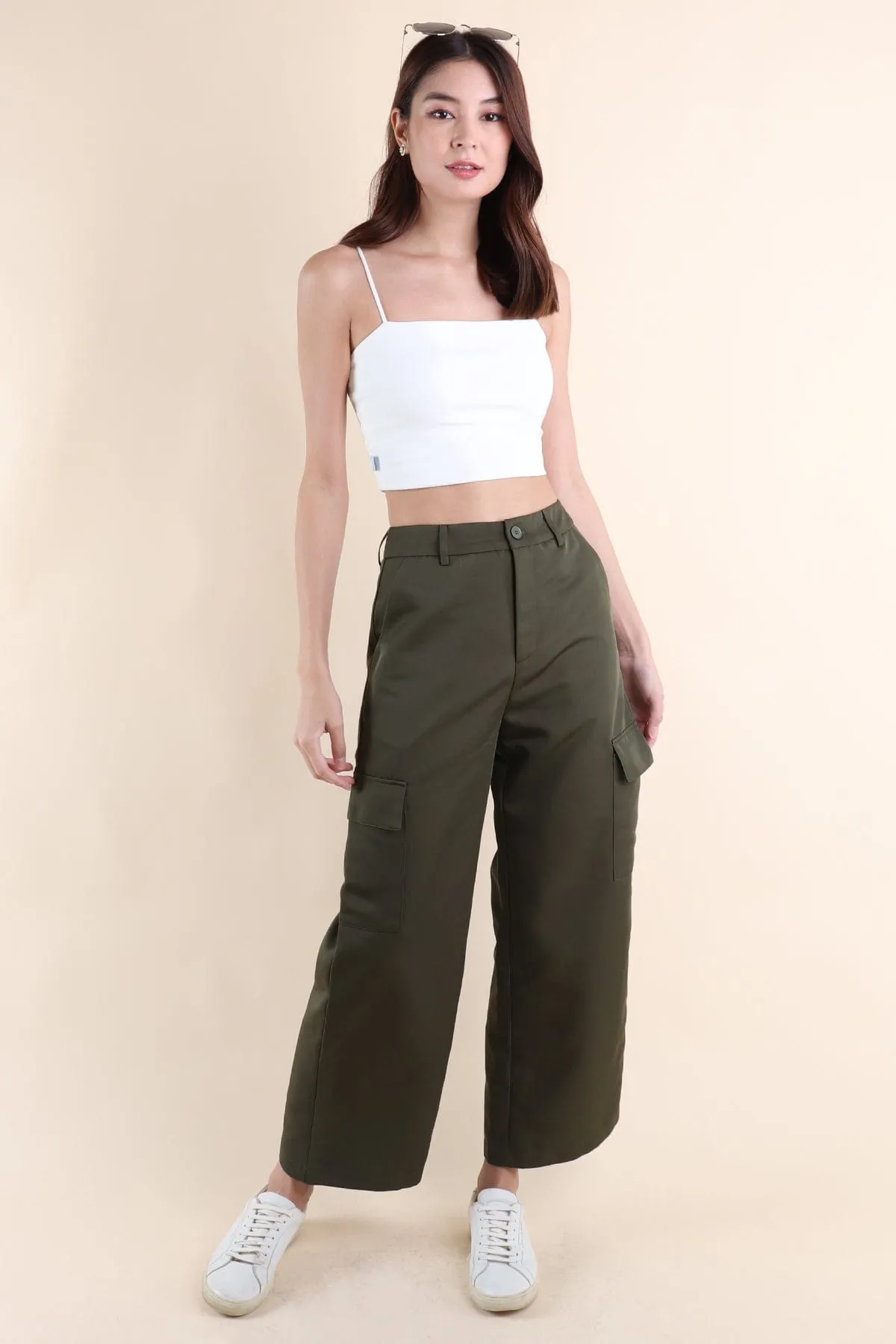 RAIDER CARGO PANTS IN OLIVE