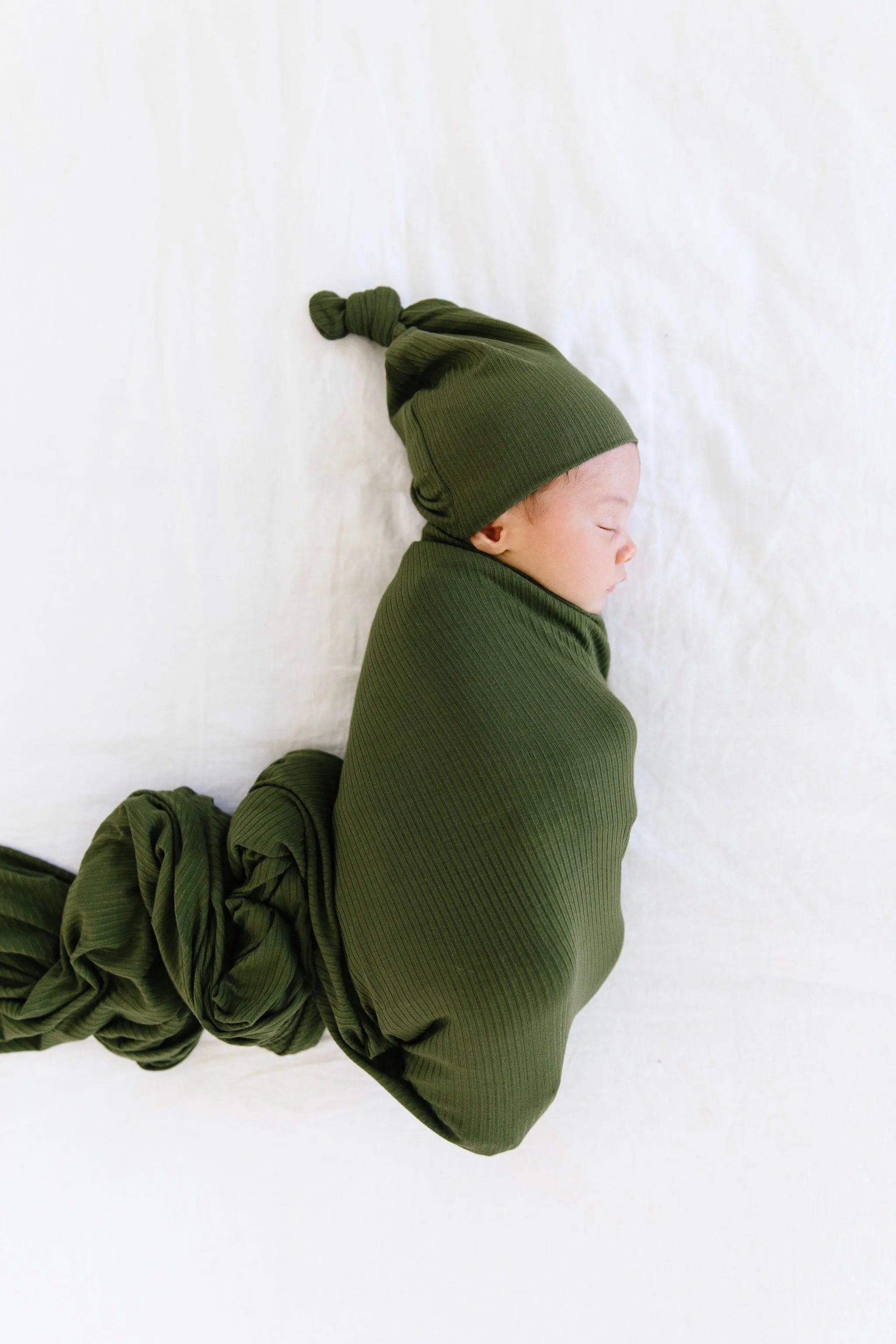 Tristan Ribbed Newborn Hat Bundle (Gown)