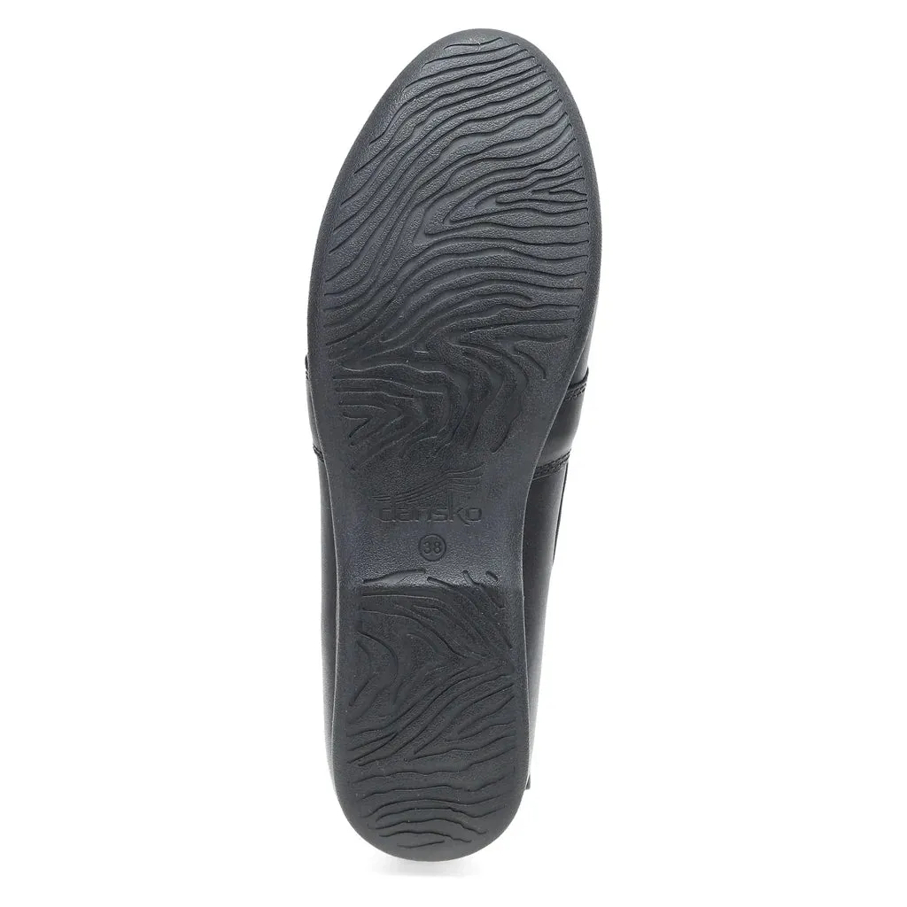 Women's Dansko Linden Flat Color: Black Nappa