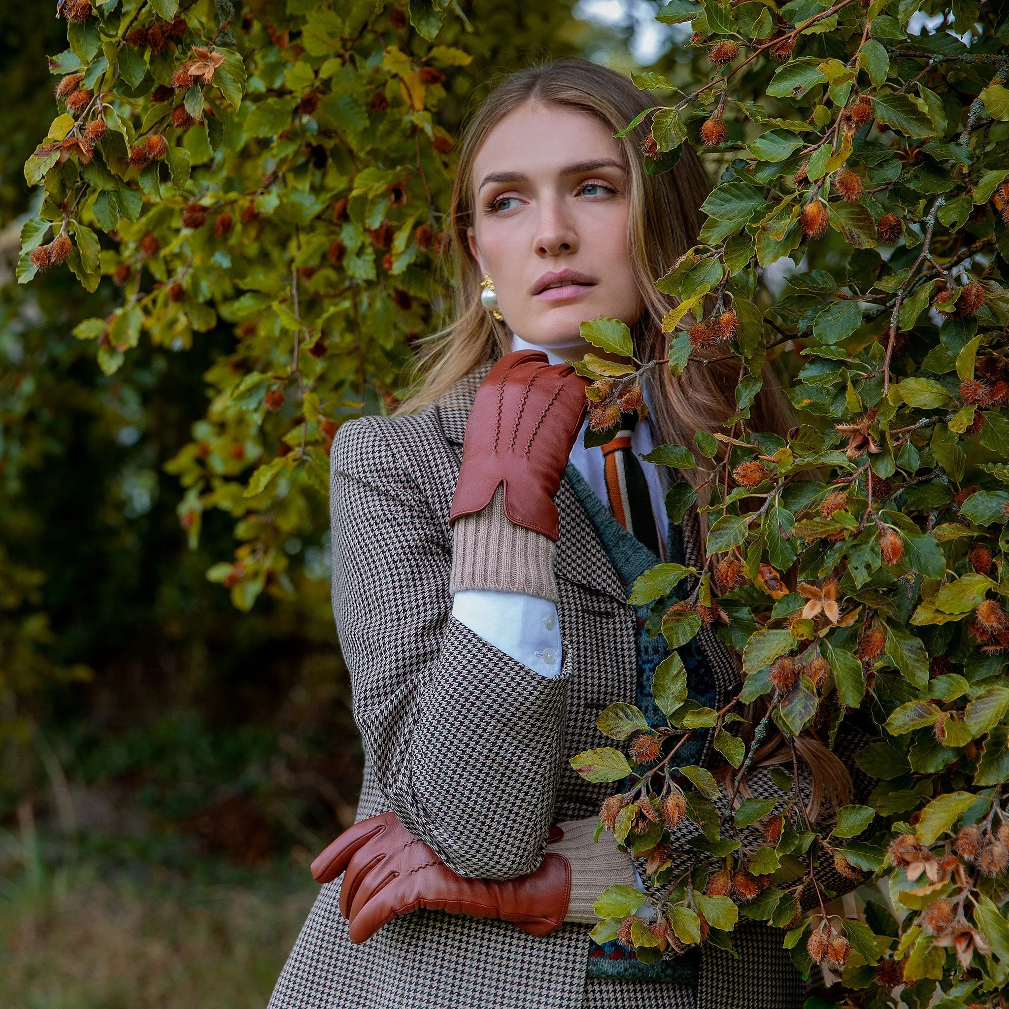 Women’s Three-Point Wool Blend-Lined Leather Gloves with Knitted Cuffs